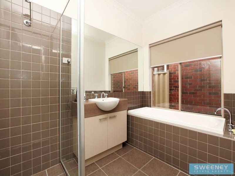 18 Clementson Drive, Caroline Springs - Thumbnail 5