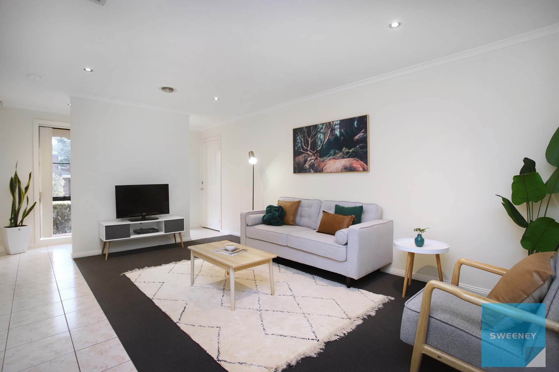 17 Howqua Way, Taylors Hill - Thumbnail 4