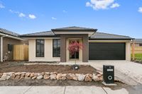 4 Lefrant Way, Cranbourne South VIC