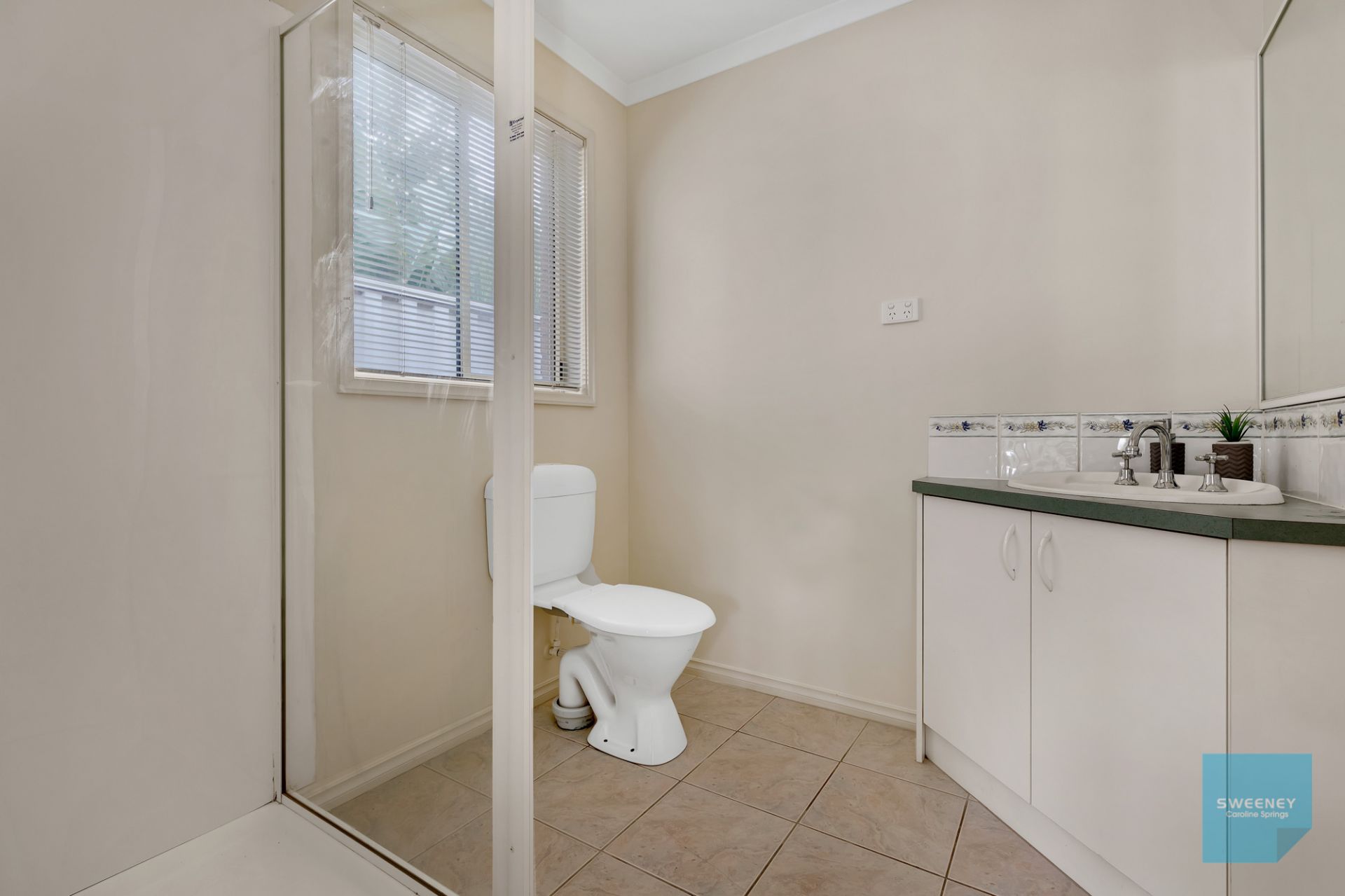 13 Risley Close, Caroline Springs - Thumbnail 8