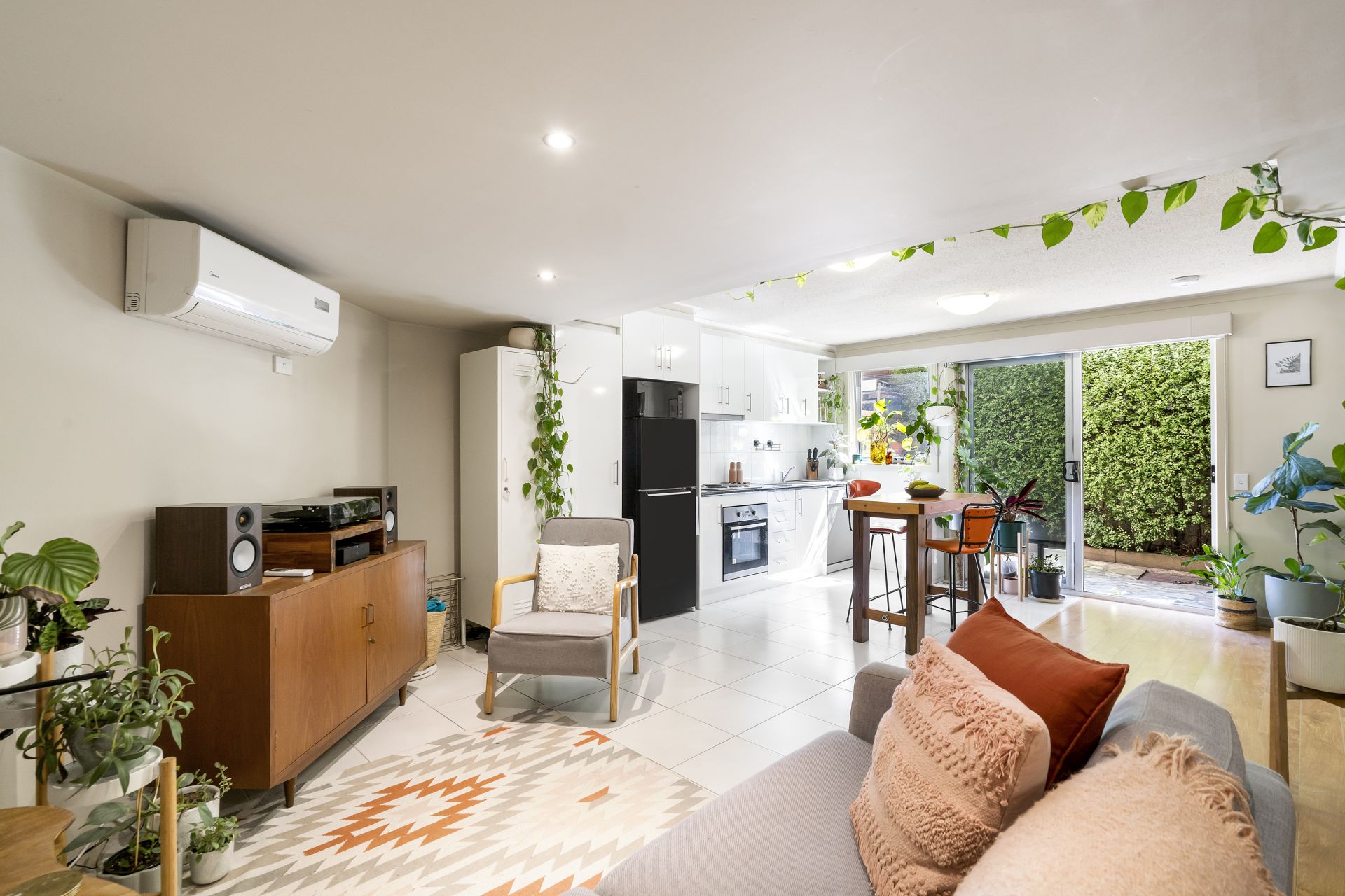 2/20 Bishop Street, Kingsville - Thumbnail 2