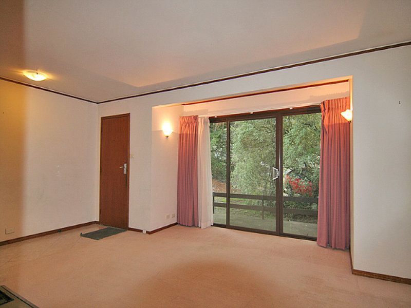 6 Olympus Way, Lyons - Thumbnail 3