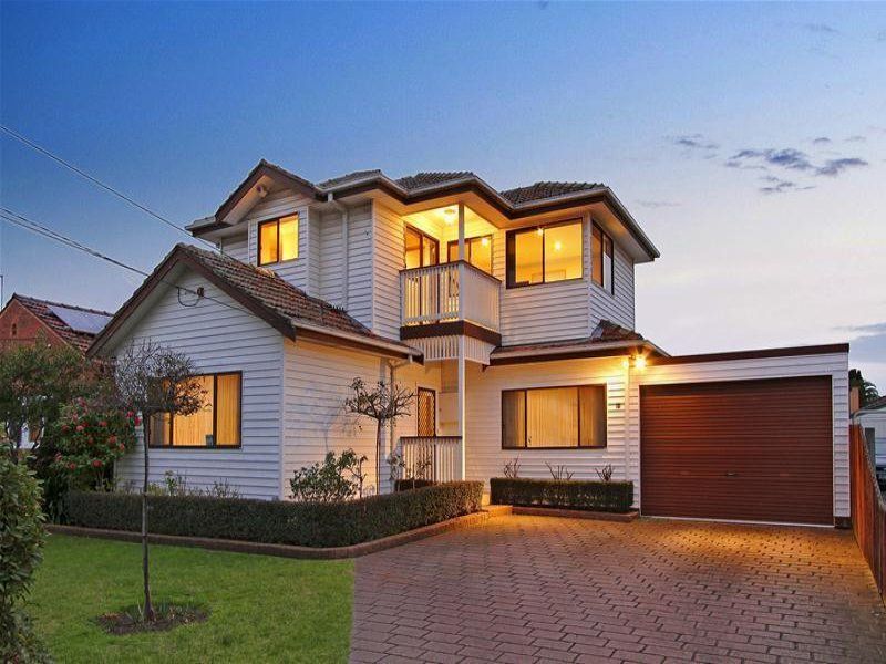 A Piece Of Royal Land With The Home To Match!