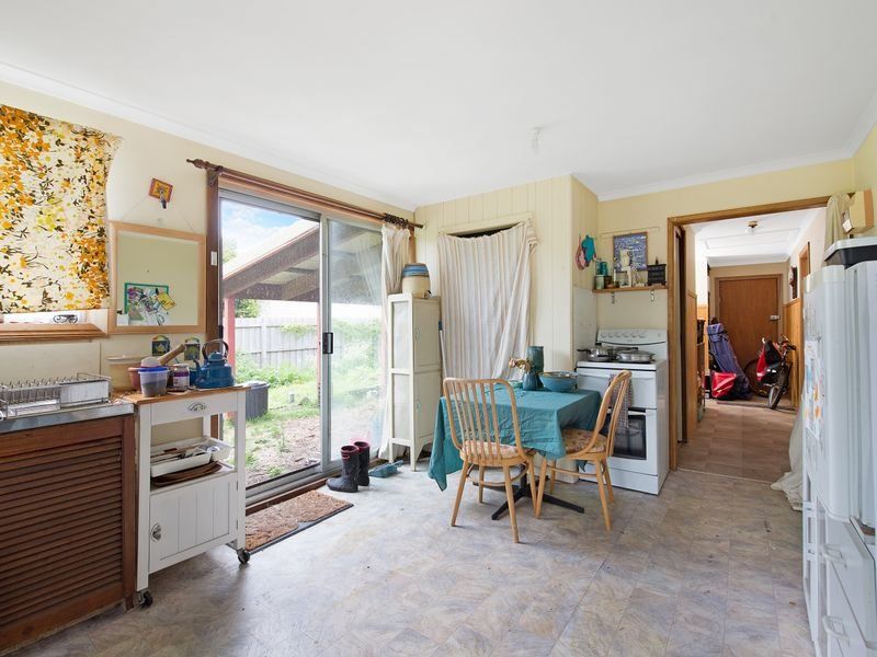 Real Estate For Sale 11 Great Ocean Road Marengo , VIC