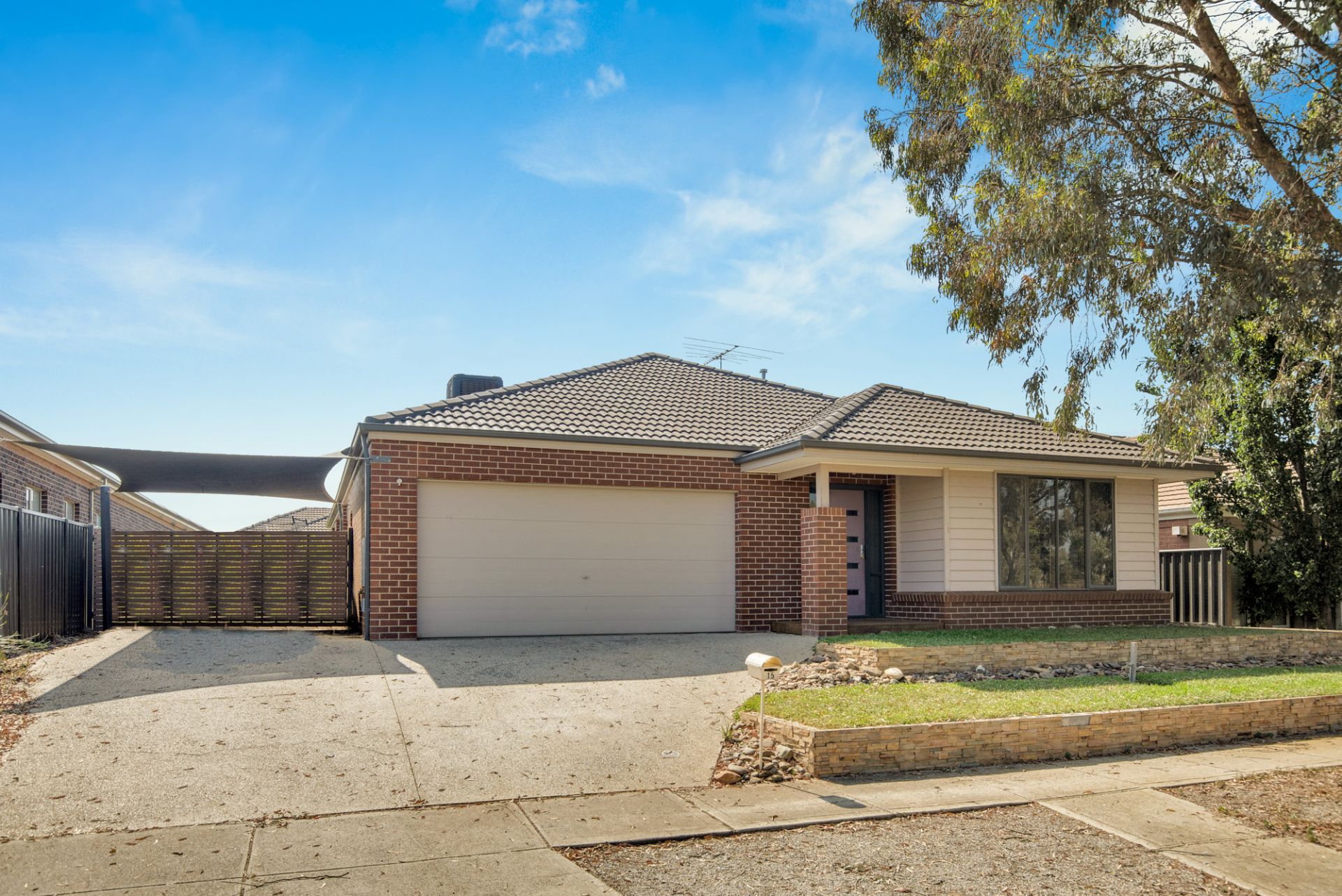 15 Ashburton Ave, Manor Lakes OBrien Real Estate