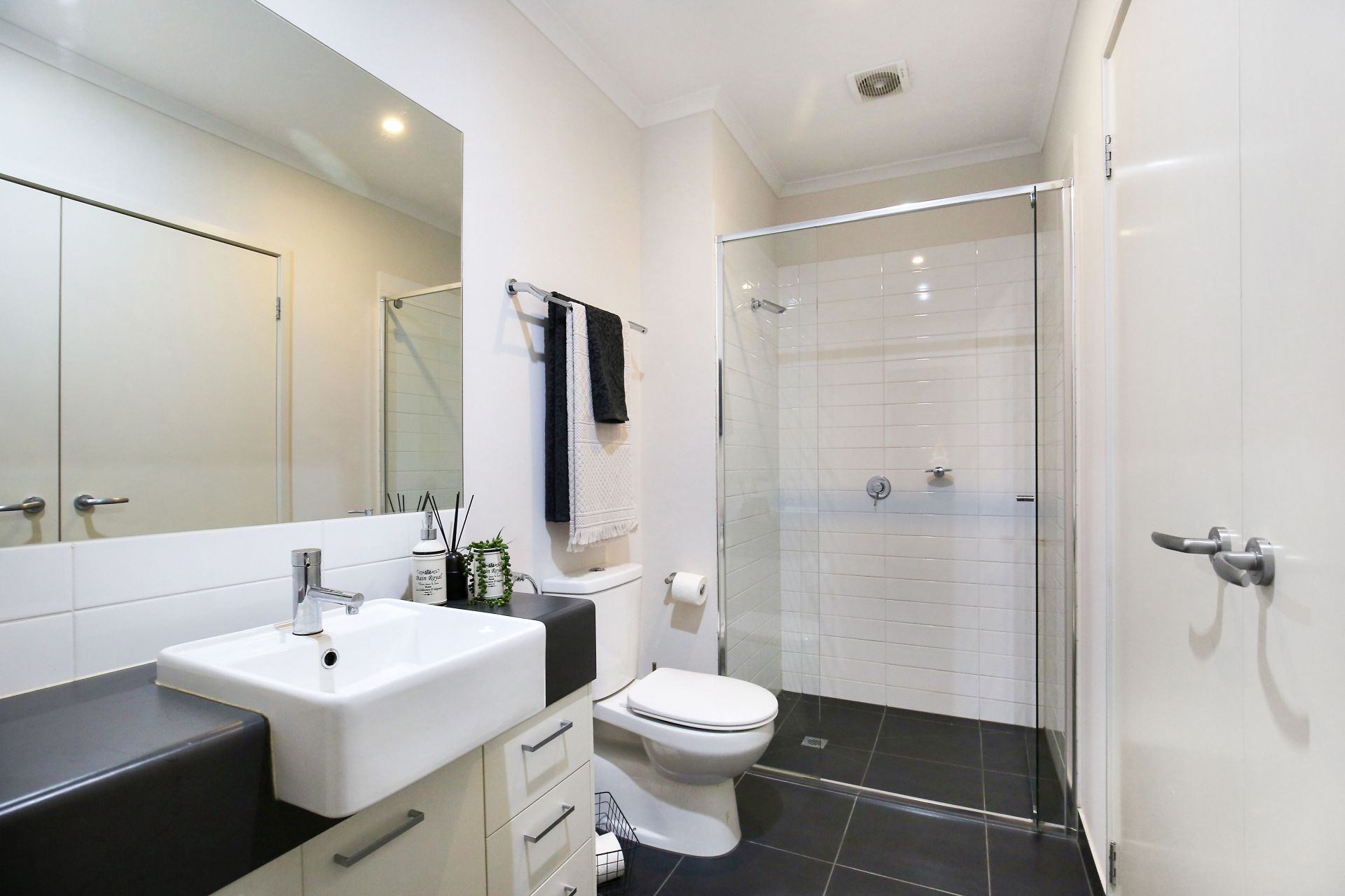 Designer Living in the most perfect of locations….