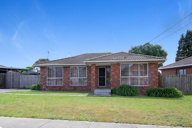 32 Cumberland Crescent, Thomastown