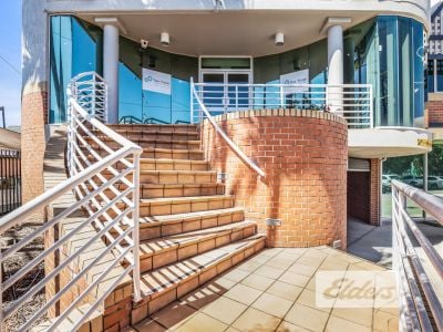 FUNCTIONAL INNER CITY OFFICE | 5 CAR PARKS!