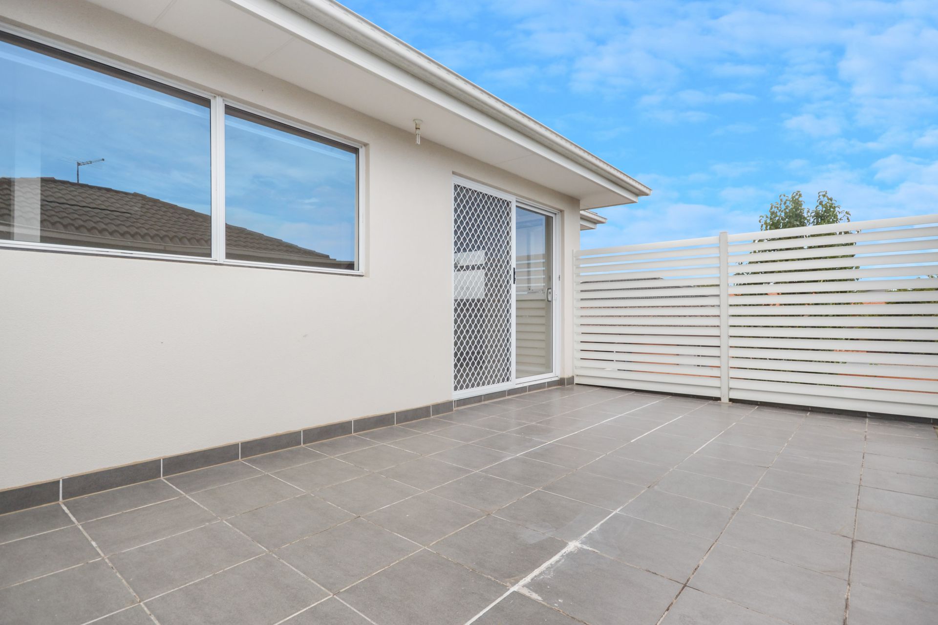 MODERN, STYLISH, & SOPHISTICATED IN A SOUGHT-AFTER LOCATION!