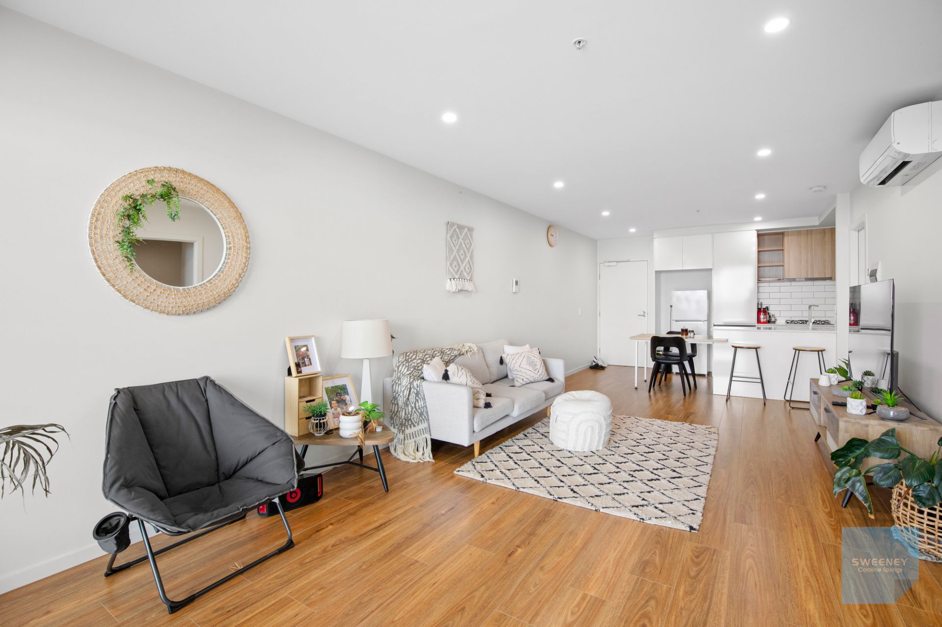 317/9 Commercial Road, Caroline Springs - Thumbnail 5