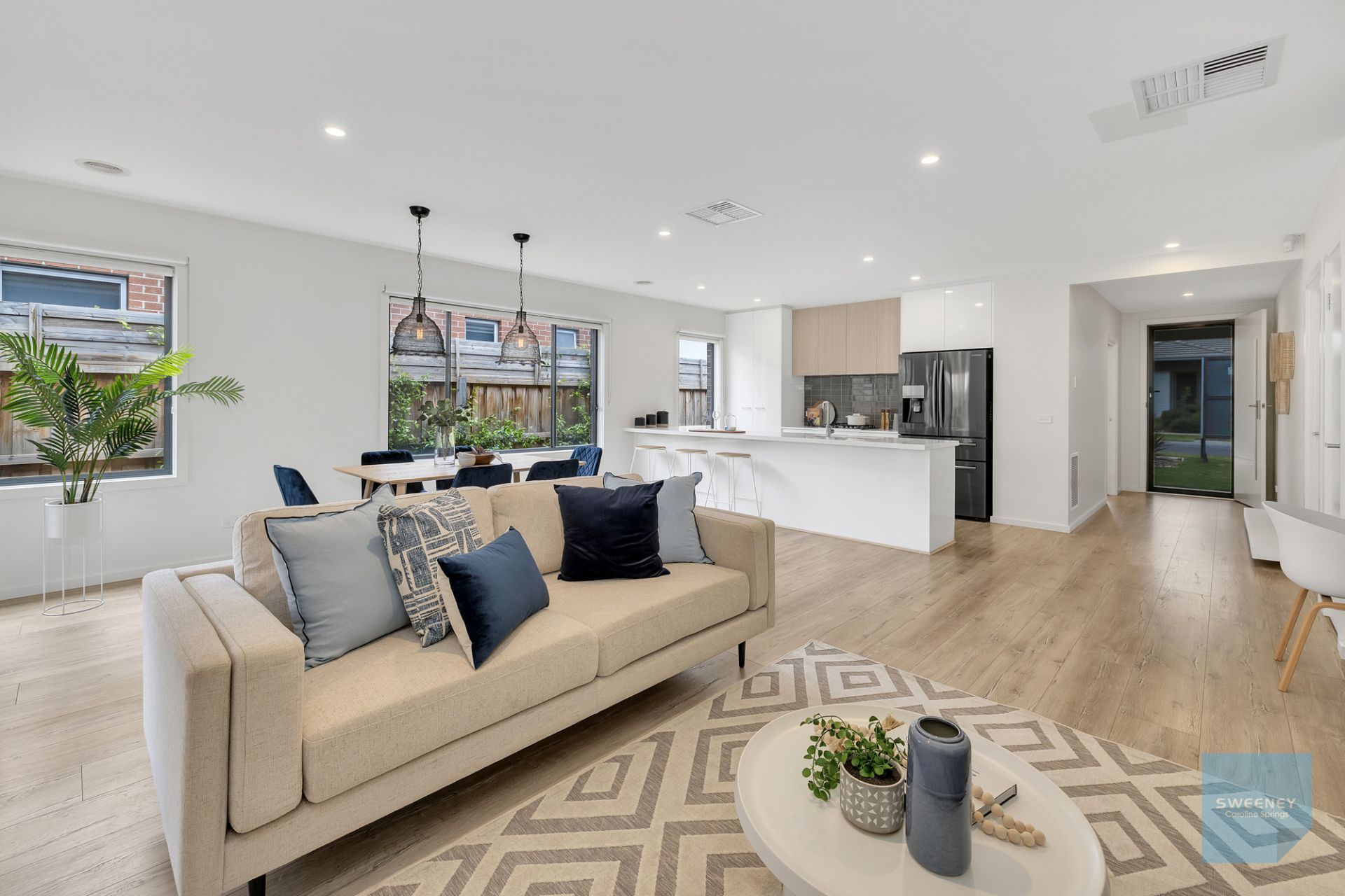 15 Eaglecrest Avenue, Fraser Rise - Thumbnail 6