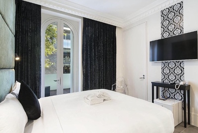 DRASTIC PRICE REDUCTION - SYDNEY BOUTIQUE HOTEL ACCOM. LEASEHOLD FOR SALE - CITY FRINGE