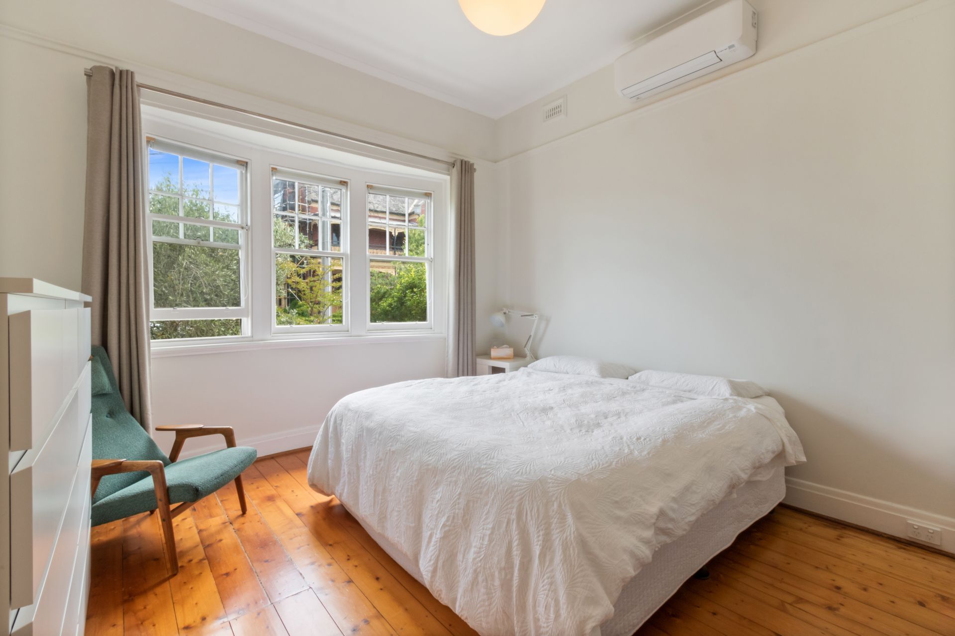 Charming 3-Bedroom Haven in Northcote Awaits You!