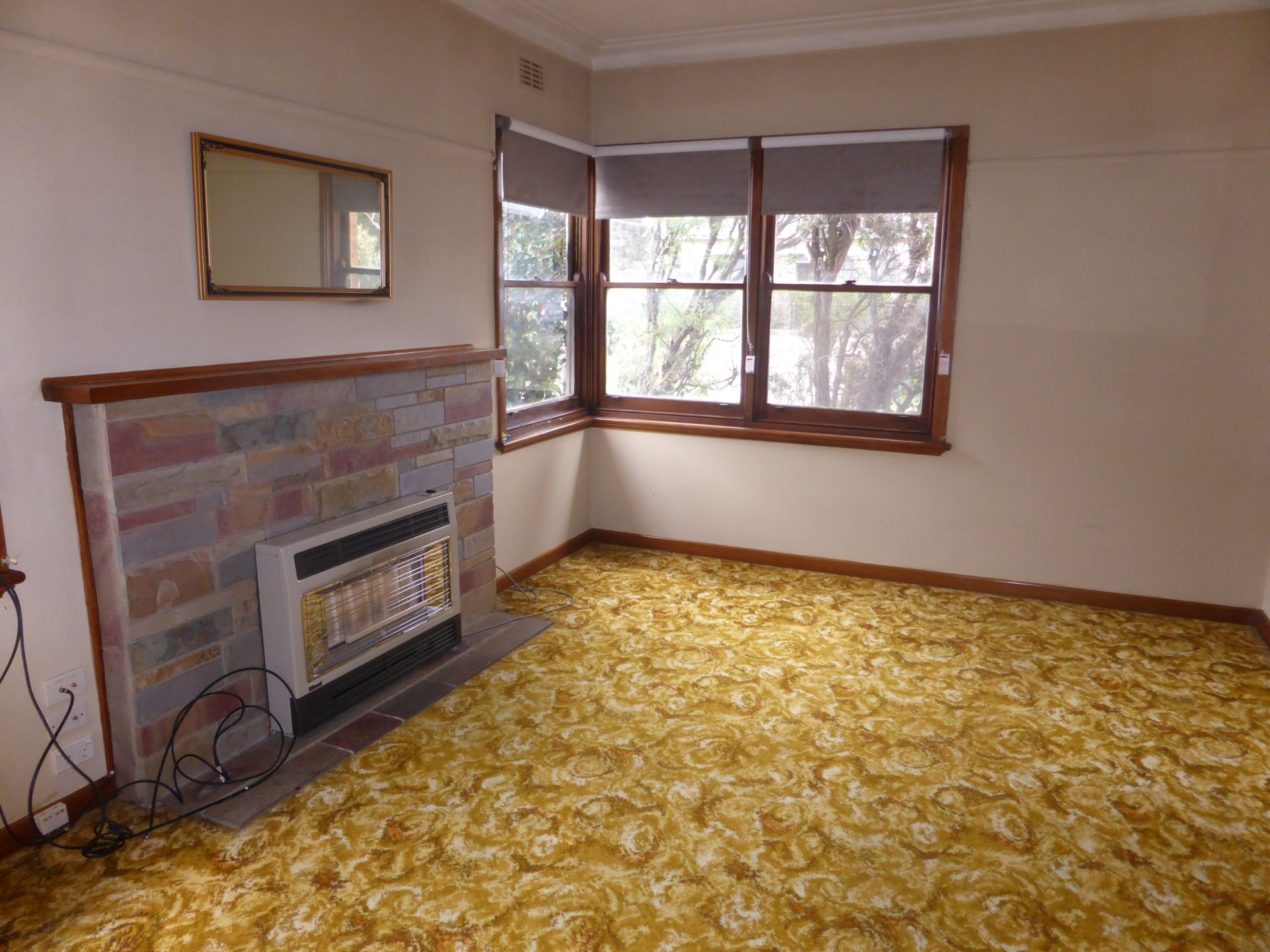 Brilliantly Located And Comes With A Gardener!