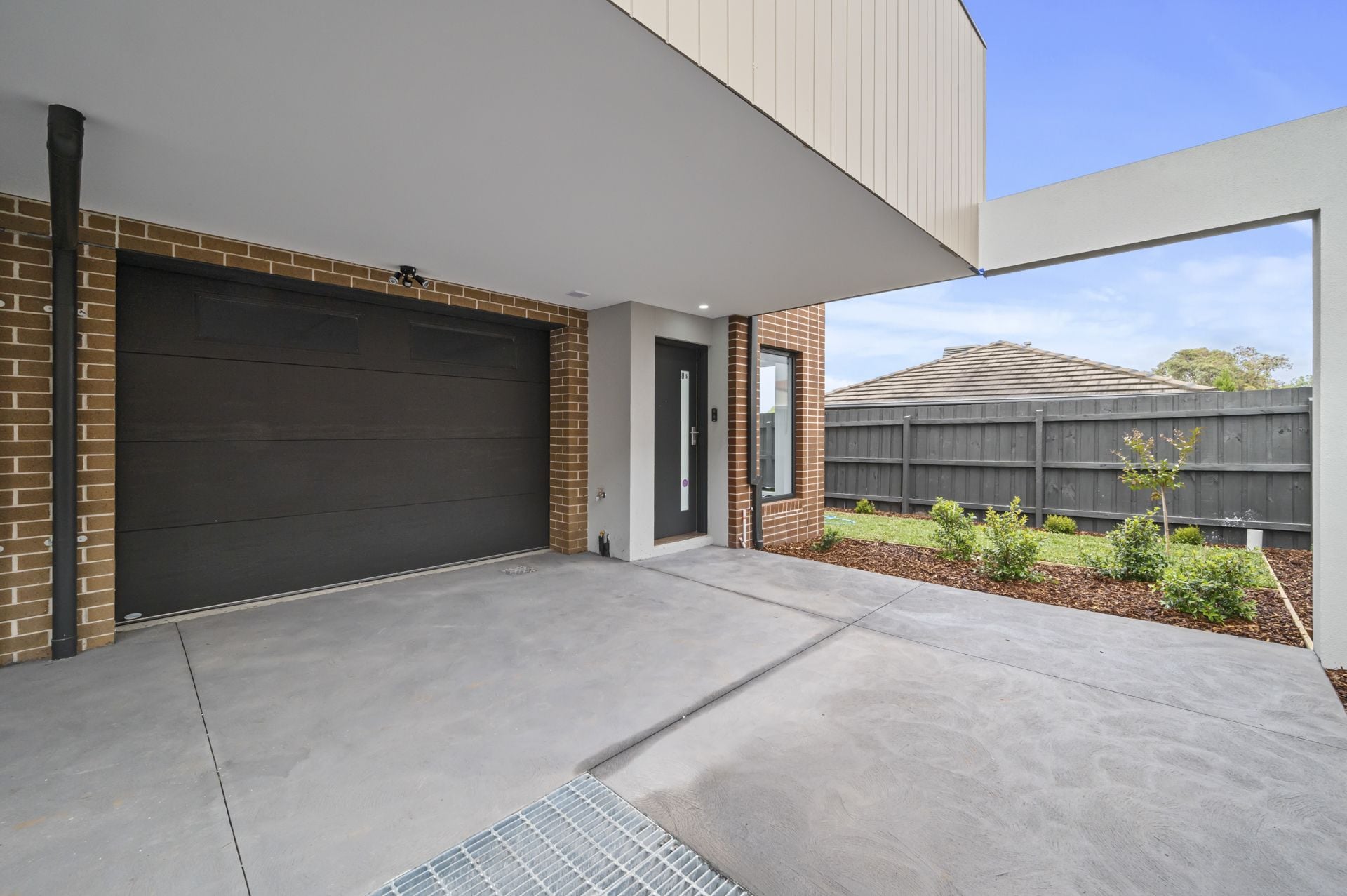 BRAND NEW 2 BEDROOM TOWNHOUSE