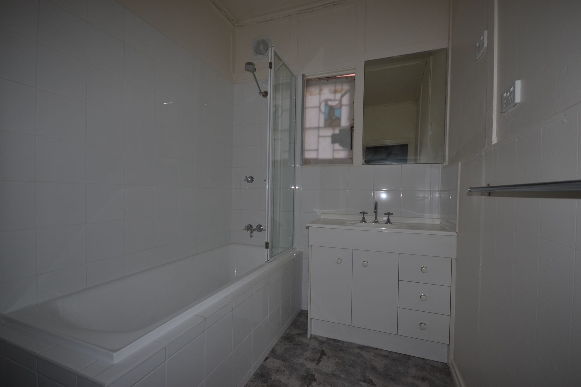 4 BEDROOM PLUS STUDY BEAUTIFULLY RENOVATED INSIDE