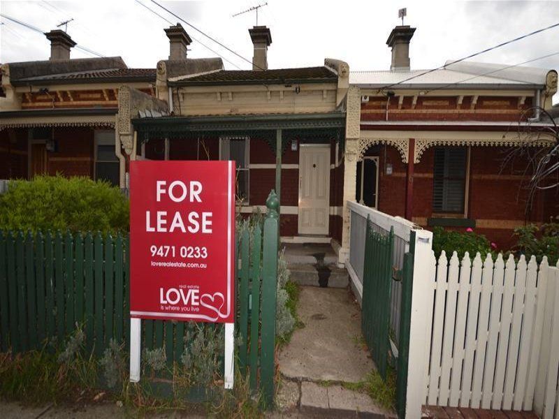 8 Milton Crescent, Preston