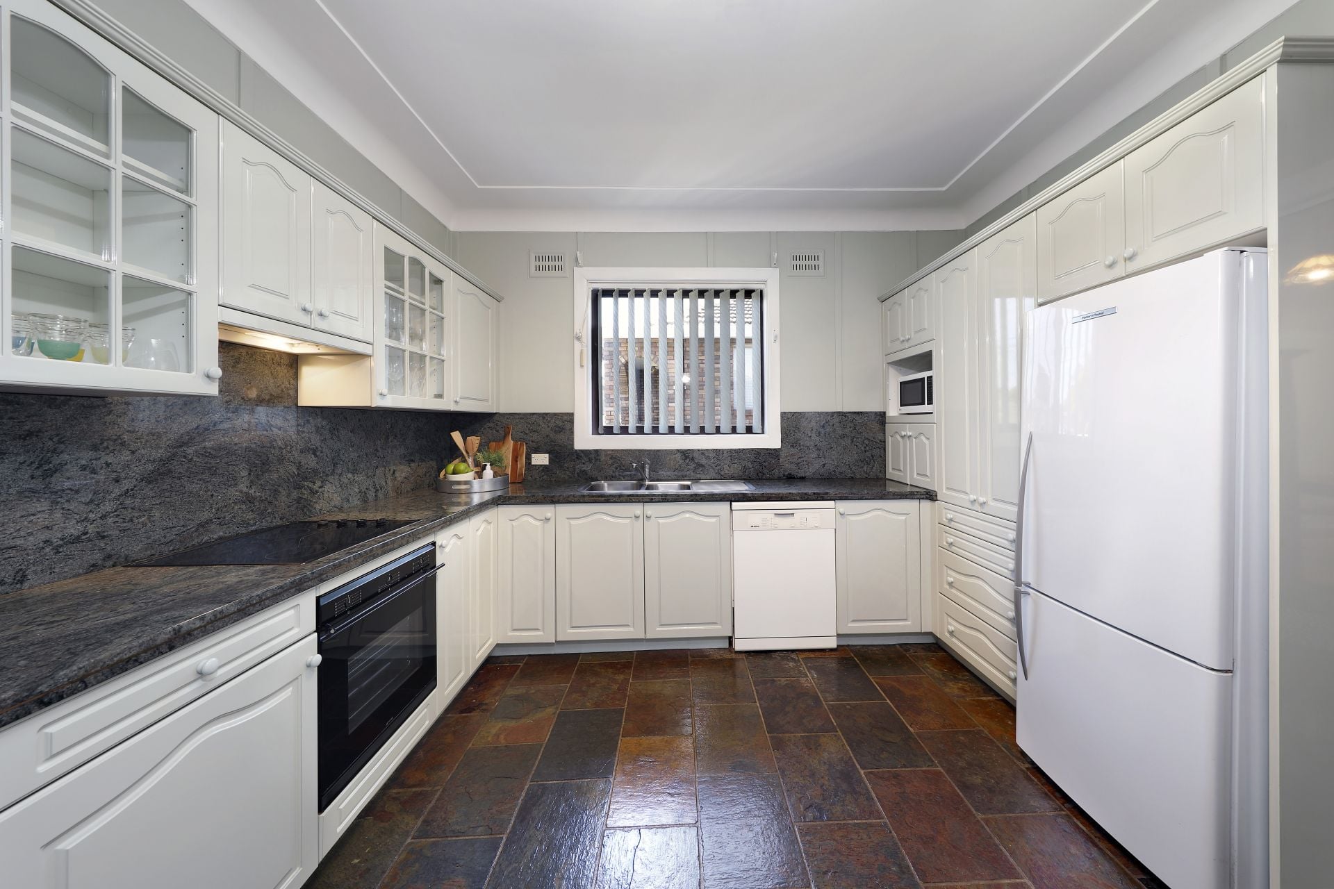 147 Parraweena Road, Miranda, Miranda - Thumbnail 4