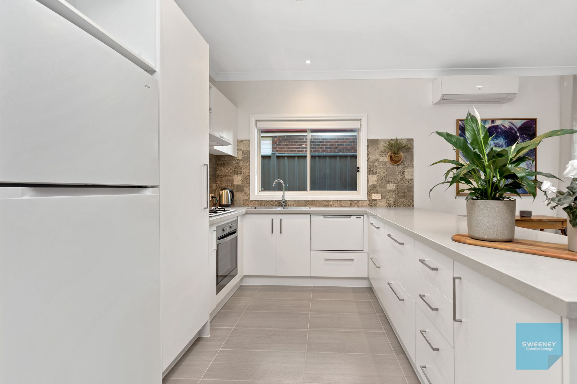 33 Stoke Heath Way, Caroline Springs - Thumbnail 5