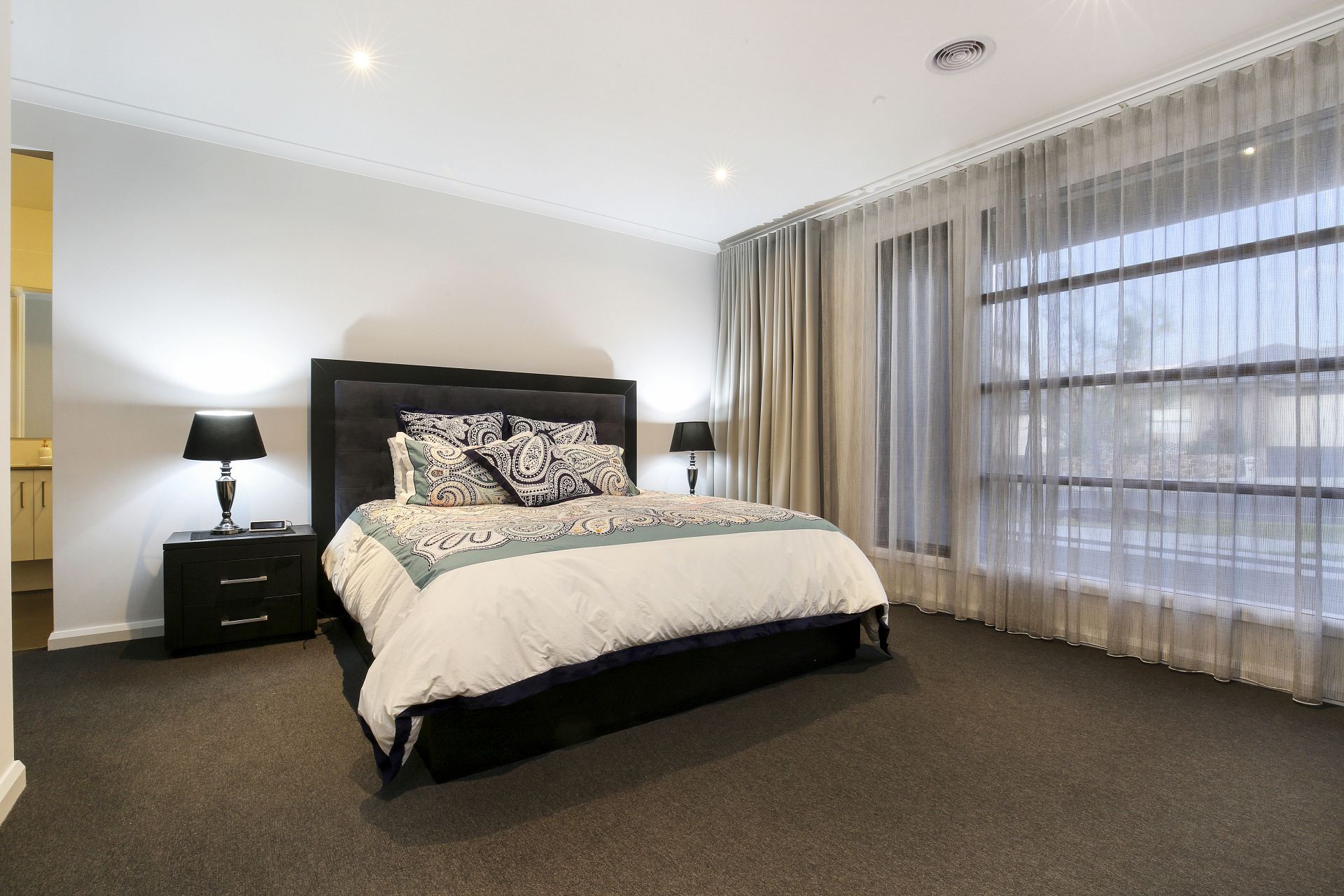 Four Bedrooms + Study In Aston Estate!