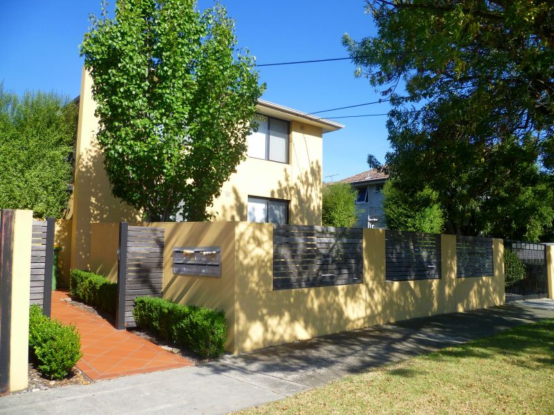 2/28 Wilmoth Street, Northcote