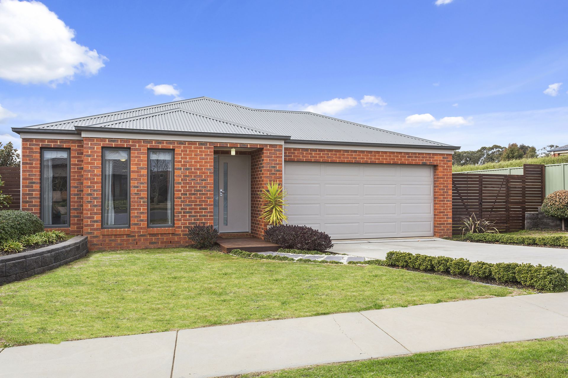30 Lanark Drive, Junortoun DCK Real Estate