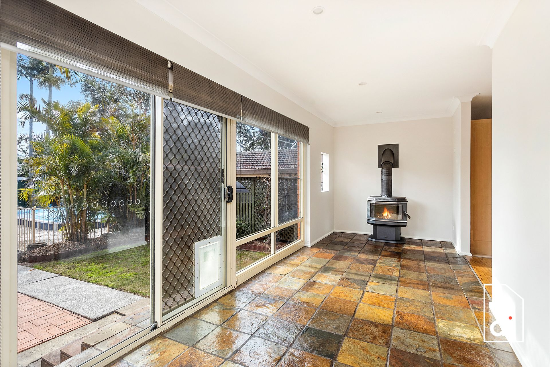 100 Barton Street, Oak Flats NSW