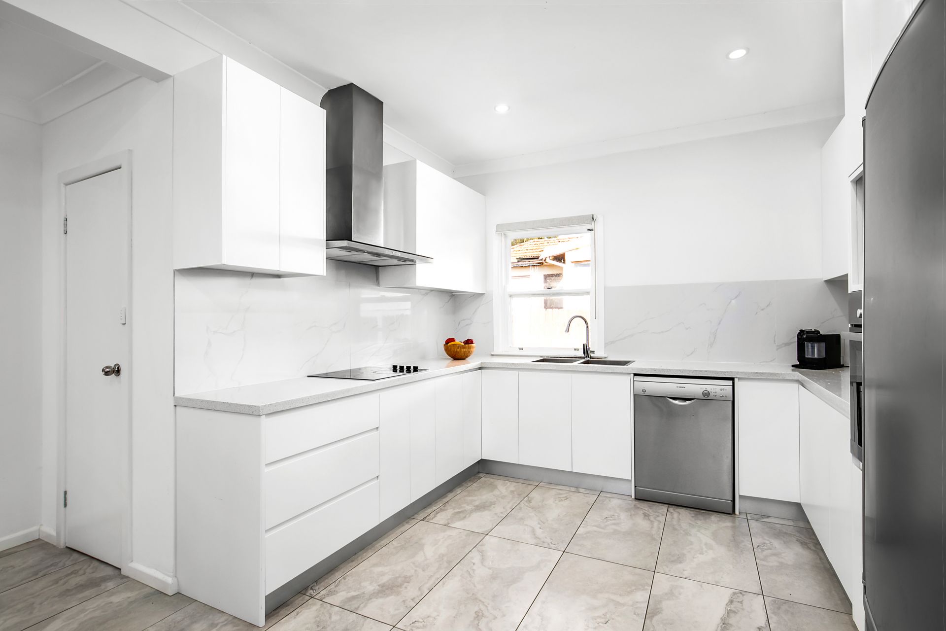 24 Durbar Avenue, Kirrawee, Kirrawee - Thumbnail 4