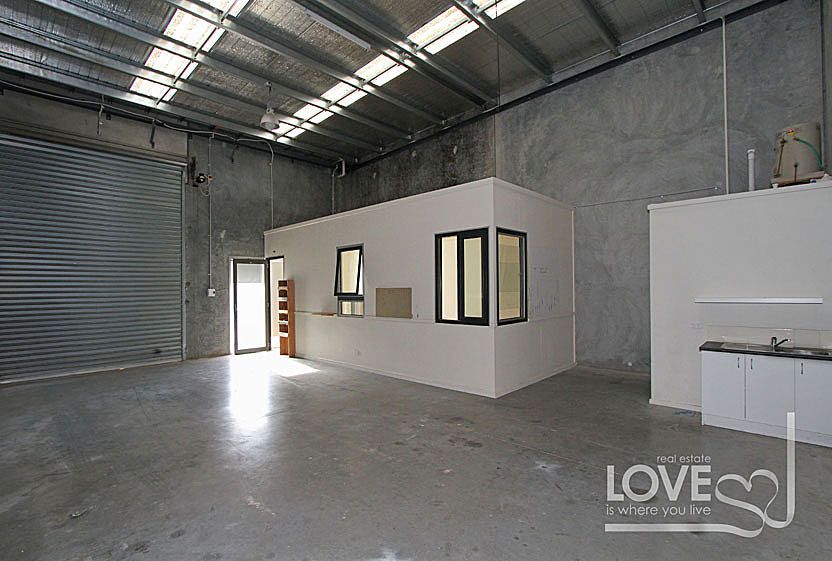 GREAT WAREHOUSE WITH A GREAT RETURN!!!