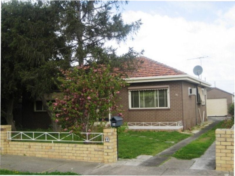 11 Dickens Street, Lalor