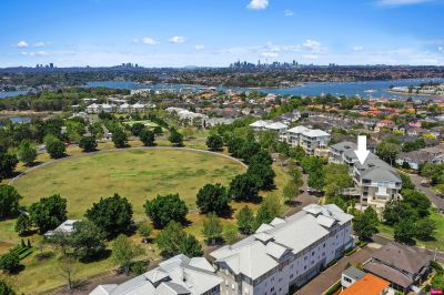 309/18 Village Drive, Breakfast Point