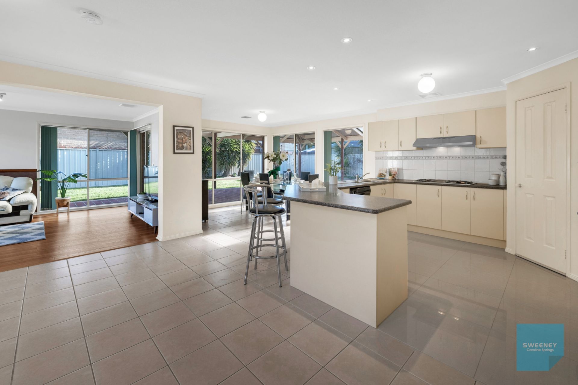 43 The Parkway, Caroline Springs - Thumbnail 5