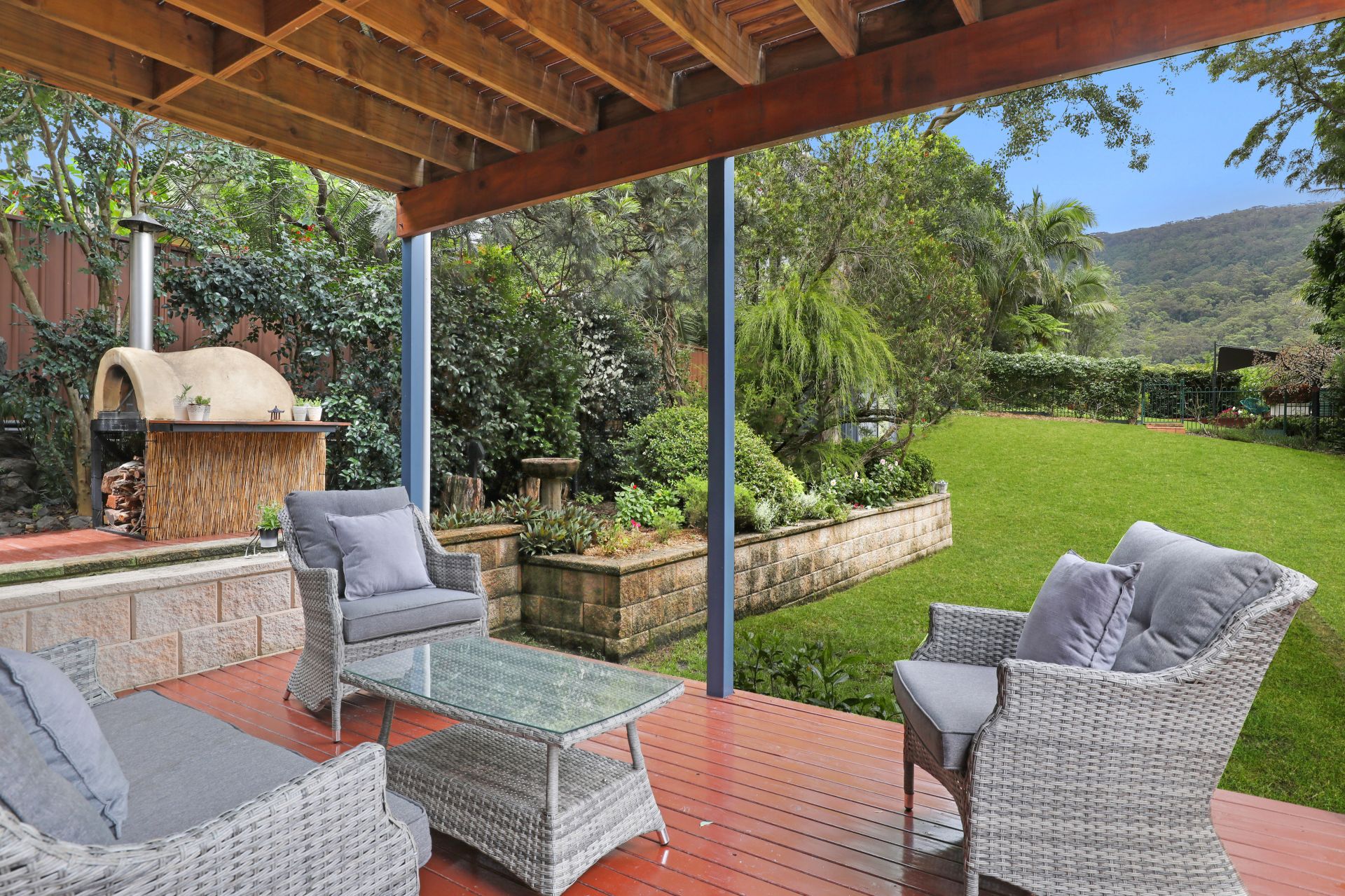 Real Estate For Sale 2 Bradley Avenue Mount Kembla , NSW