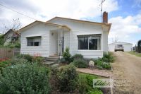 25 Hardings Lane, Sarsfield VIC