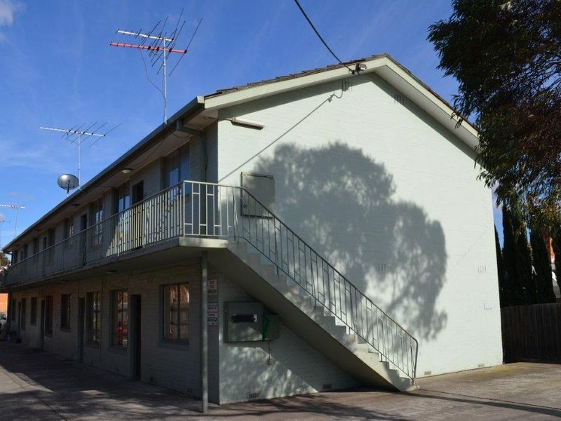 2/3 Hampton Parade West Footscray VIC, West Footscray - Thumbnail 2