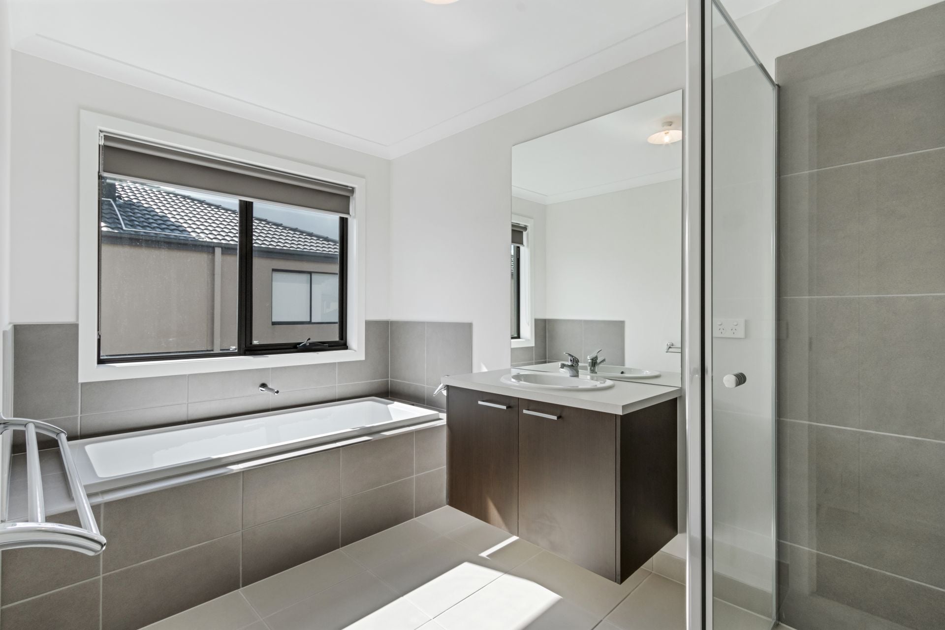 STYLISHNESS, SIZE & LOCATION, WHAT A WINNER!  ** ON HOLD **