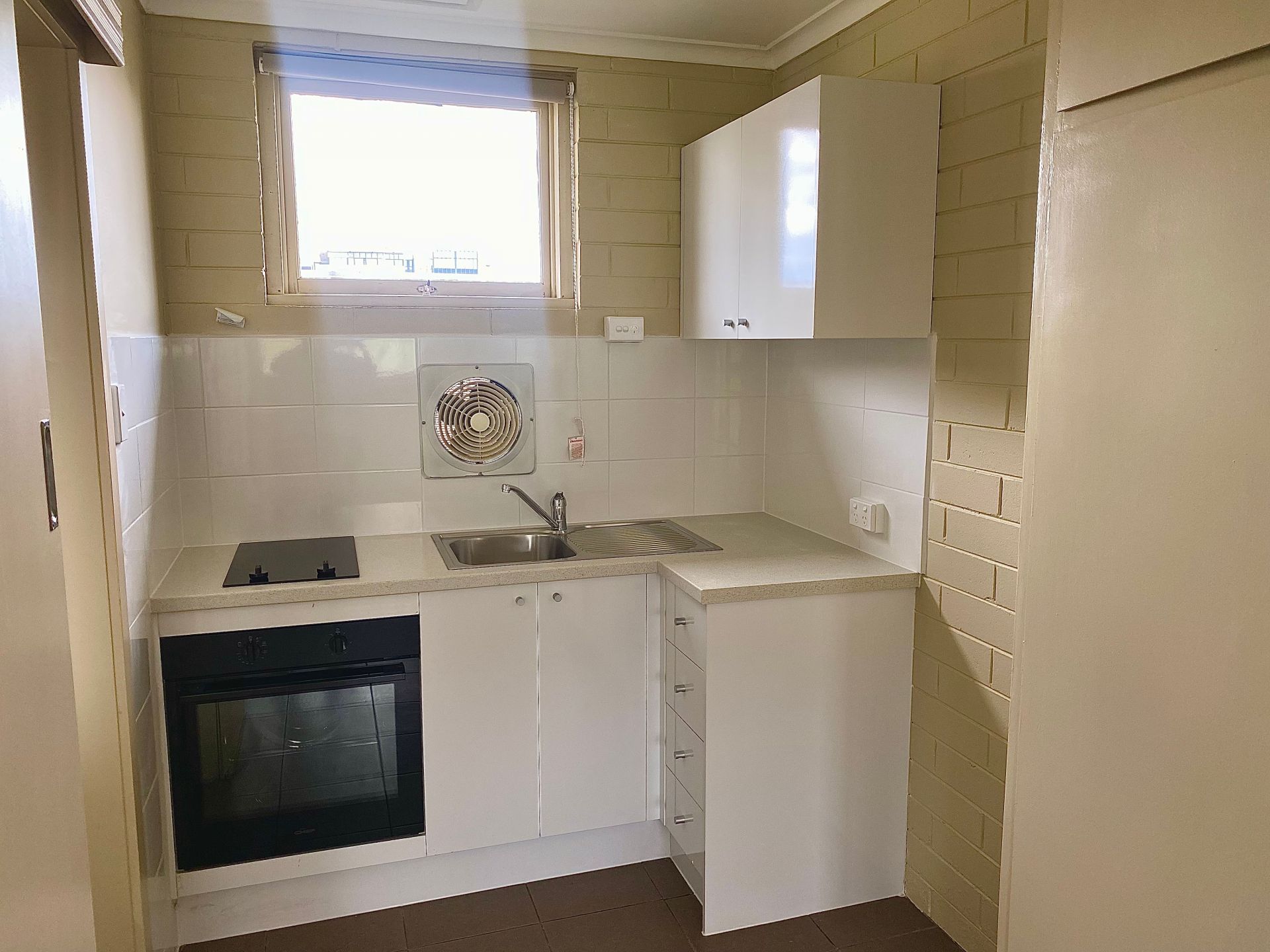 Refurbished Cosy Studio Apartment Situated in Excellent Position!