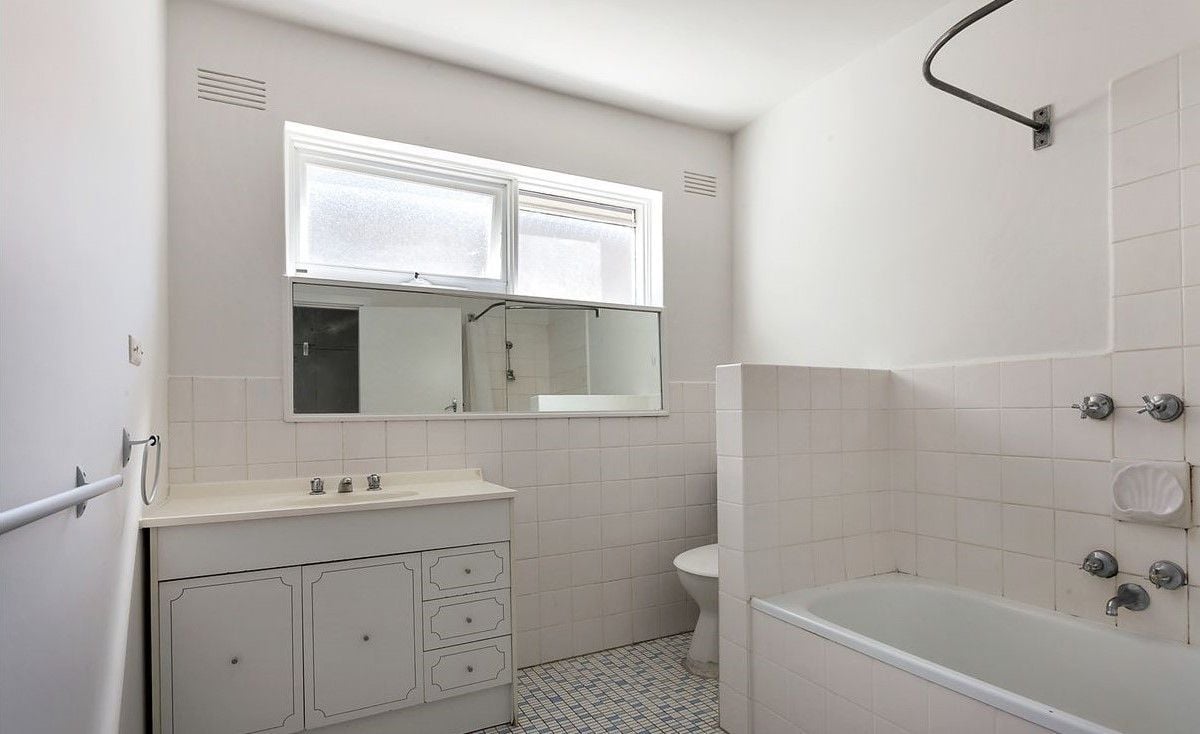 Spacious, light & bright