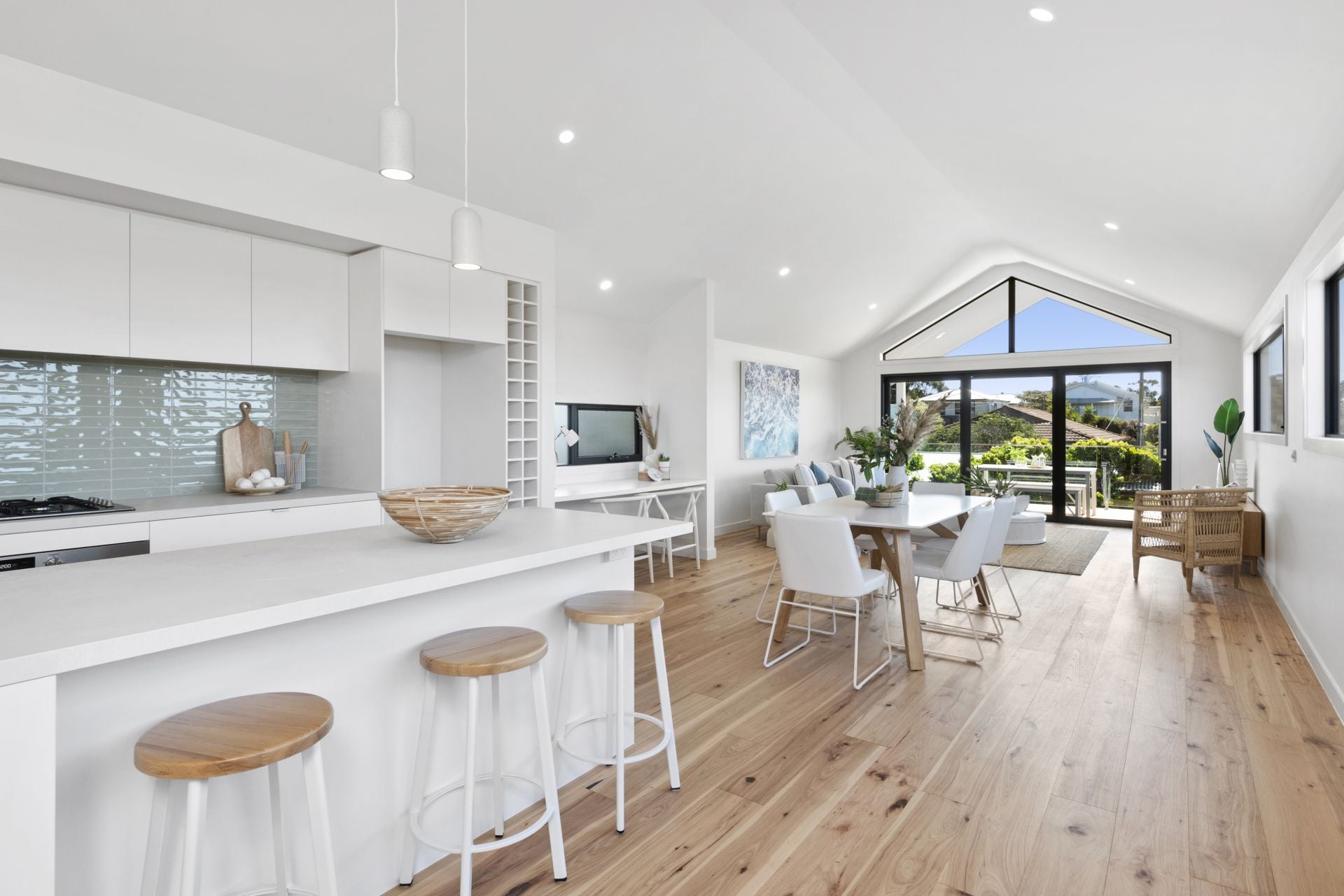 66 Beach Road, Torquay - Thumbnail 2