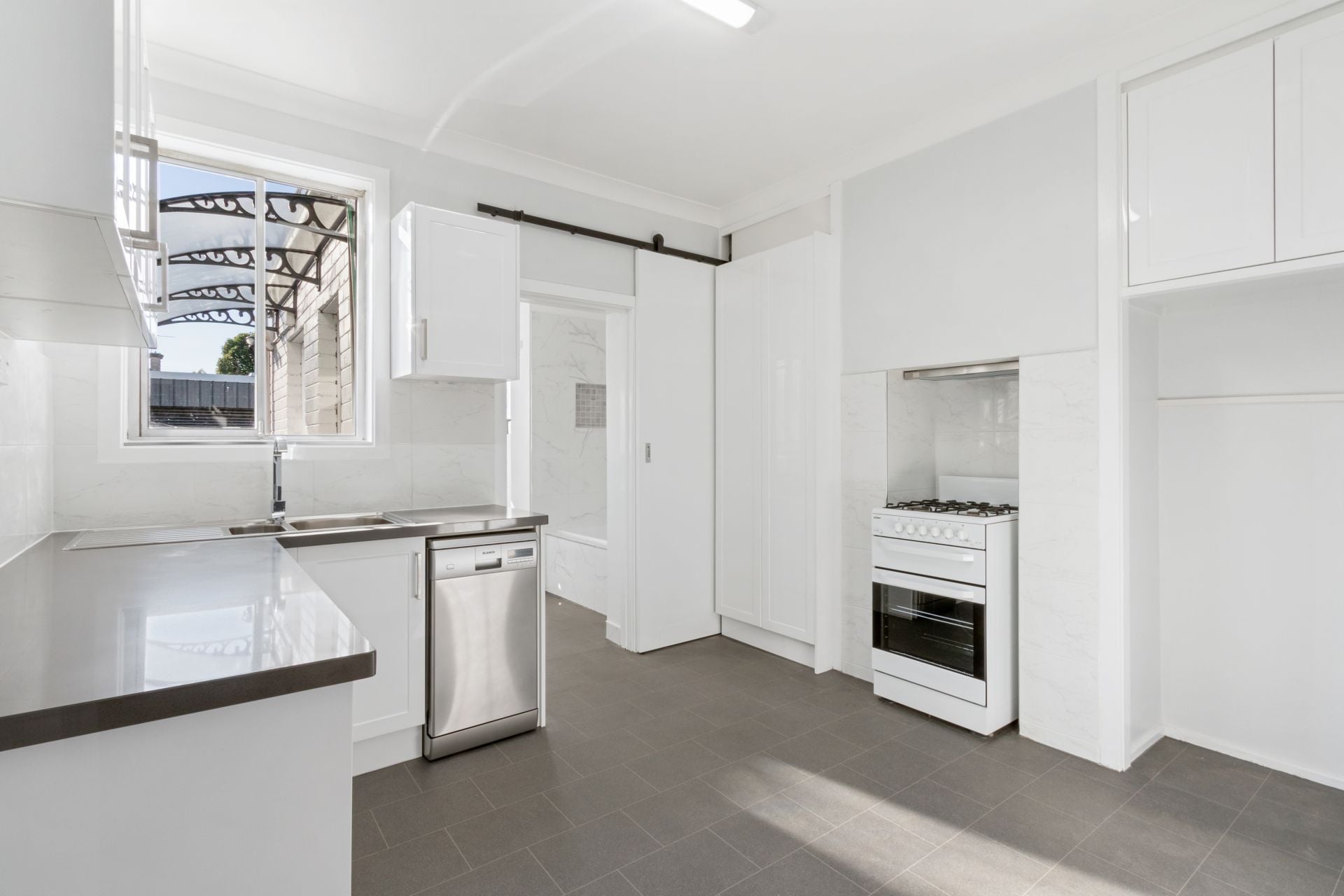 WESTGARTH LIVING ON WESTGARTH