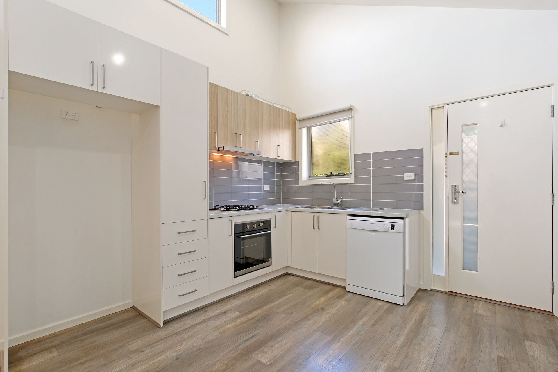 As New Unit in Great Location!
