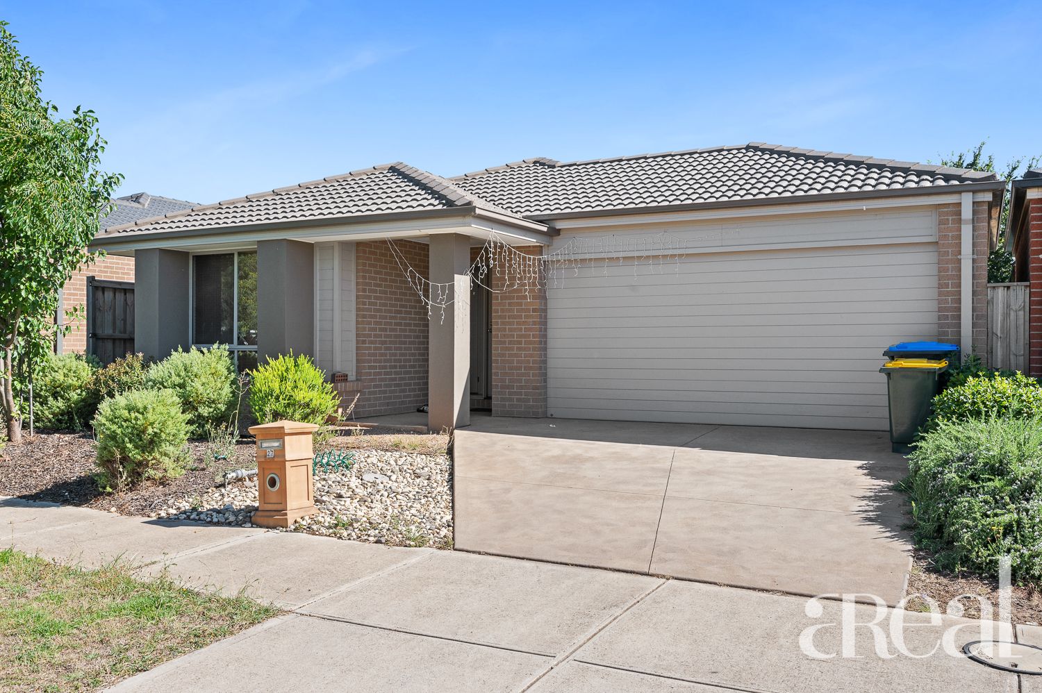 27 Dennerley Way, Truganina VIC