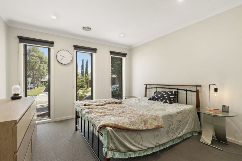 33 Eynesbury View, Wollert