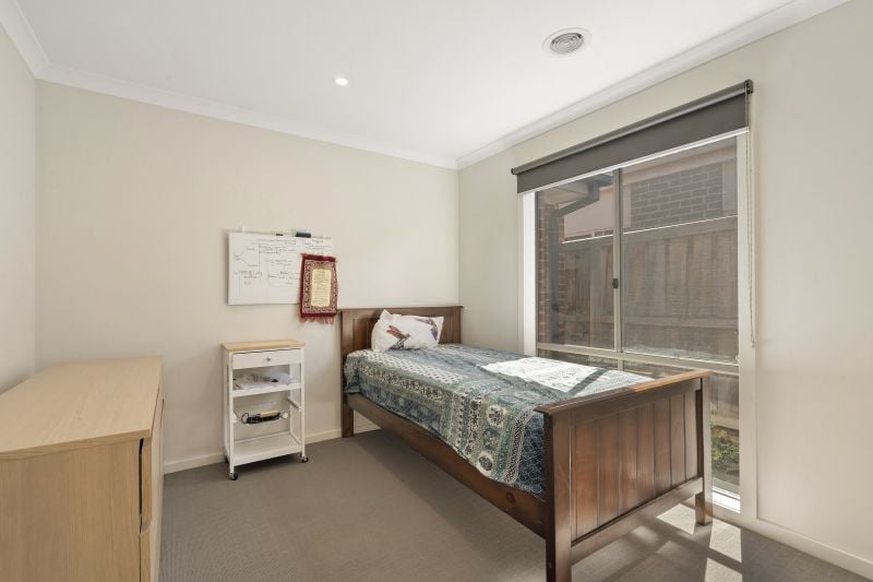 33 Eynesbury View, Wollert