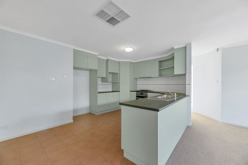 6 Macadamia Close Jerrabomberra NSW, Jerrabomberra - Thumbnail 4
