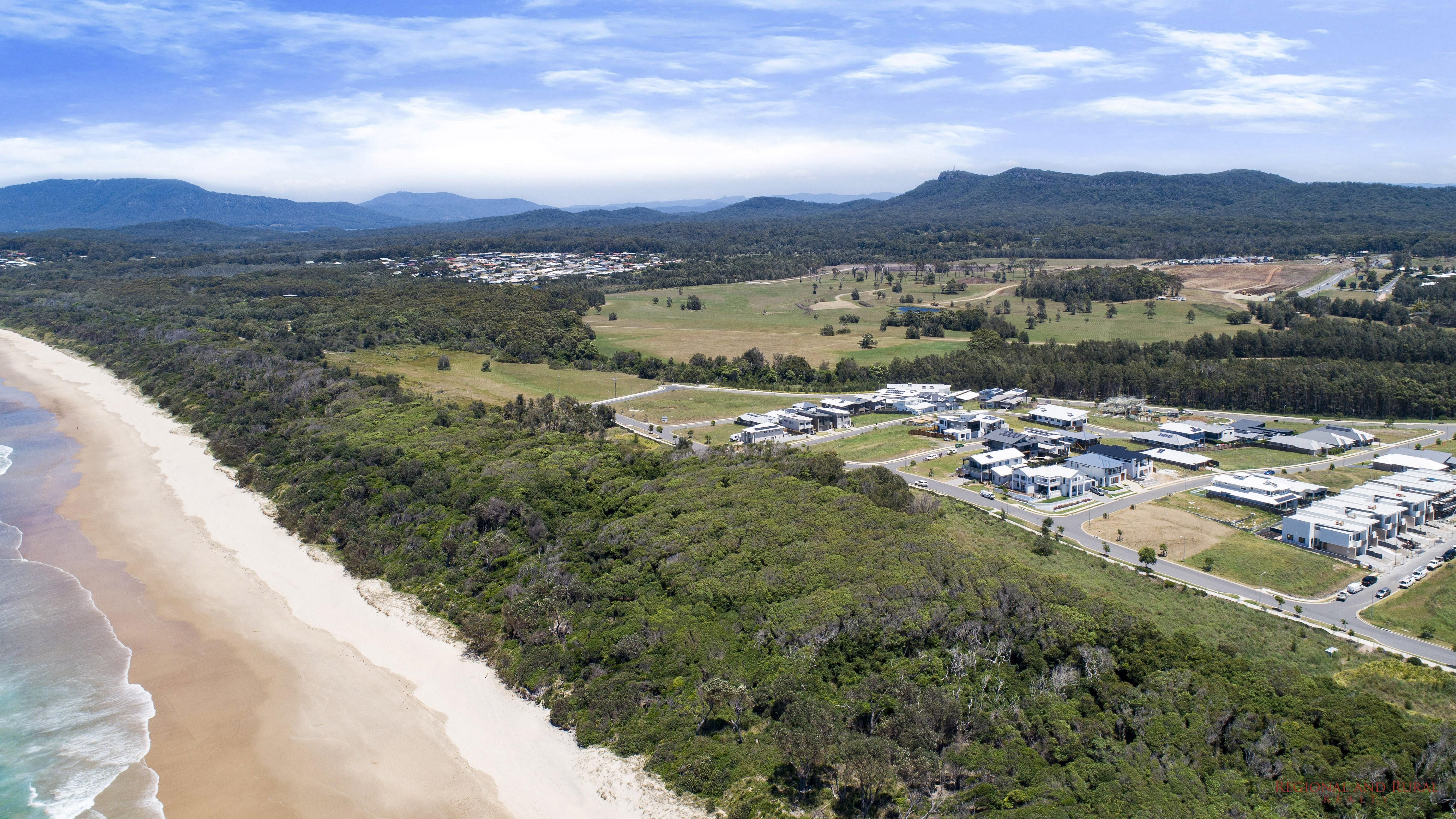 20 Waterside Way, LAKE CATHIE NSW 2445