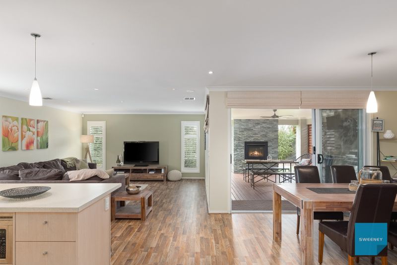 5 Dowie Place, Caroline Springs - Thumbnail 8