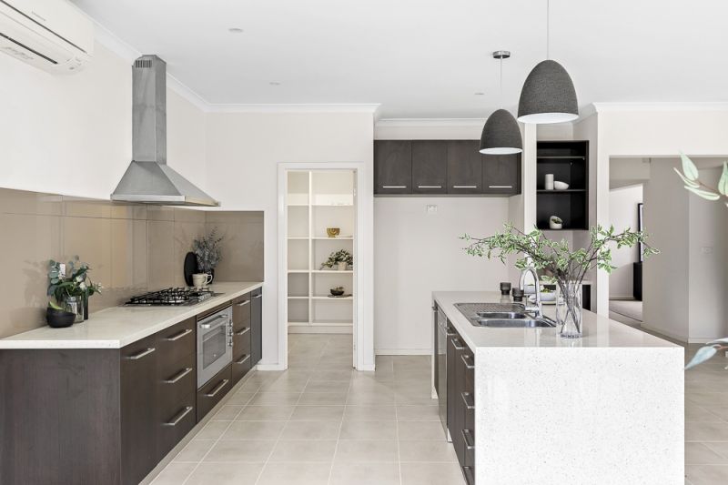 4 Carisbrook Street, Caroline Springs - Thumbnail 7