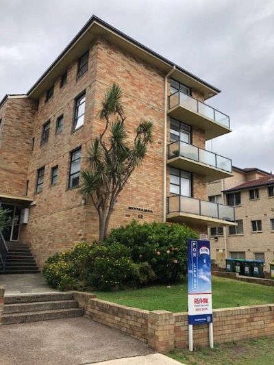 NEAT NORTH FACING APARTMENT