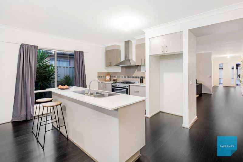 8 Flinders Place, Caroline Springs - Thumbnail 4